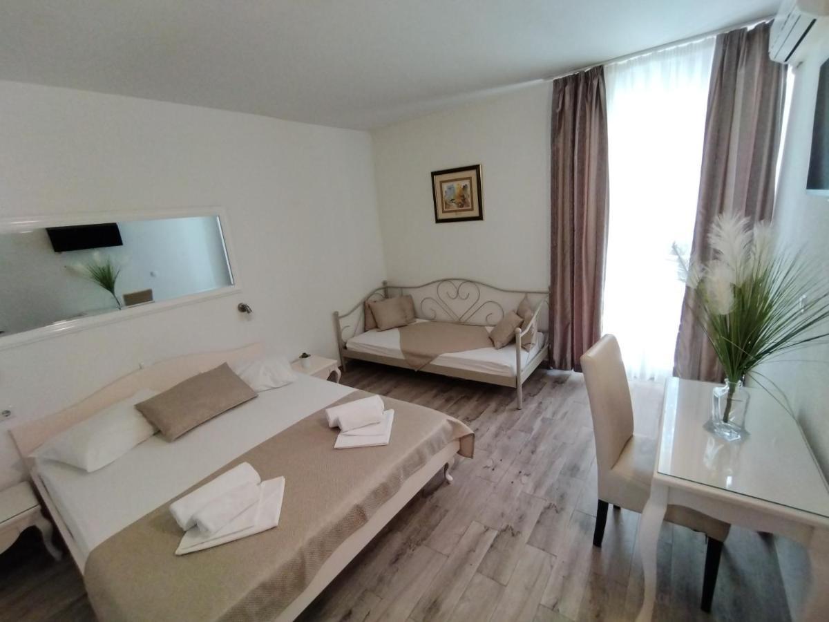 Hotel Bonaca Макарска Екстериор снимка